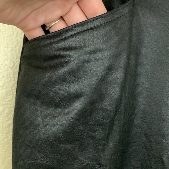 Vintage 1980s Black Faux Leather High Waisted 2pc Pantsuit Set Size 9/10 - Picture 9 of 9